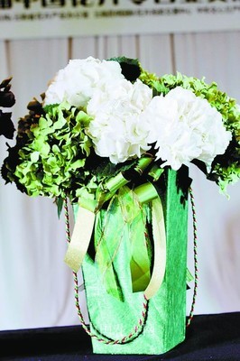 簡約&巧妙 商業花禮 - 中國花卉網禮品花卉銷售動態